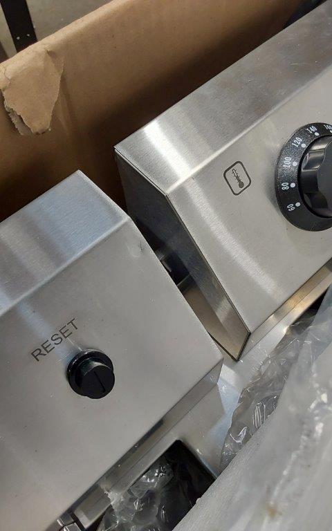 GRADED - Quattro Floor Standing 2 x 16 Litre Twin Tank Electric Commercial Fryer