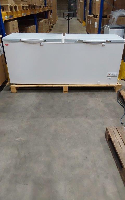 GRADE 3 - Contender 655L Capacity Twin Lid Chest Freezer