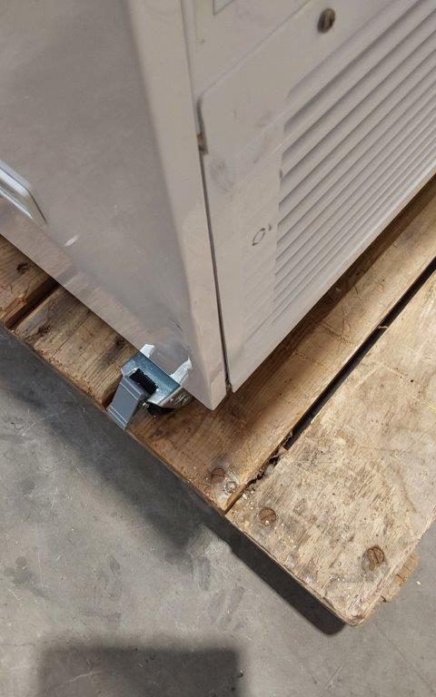 GRADE 3 - Contender 187 Litre Ice Cream Freezer Curved Sliding Glass Lid