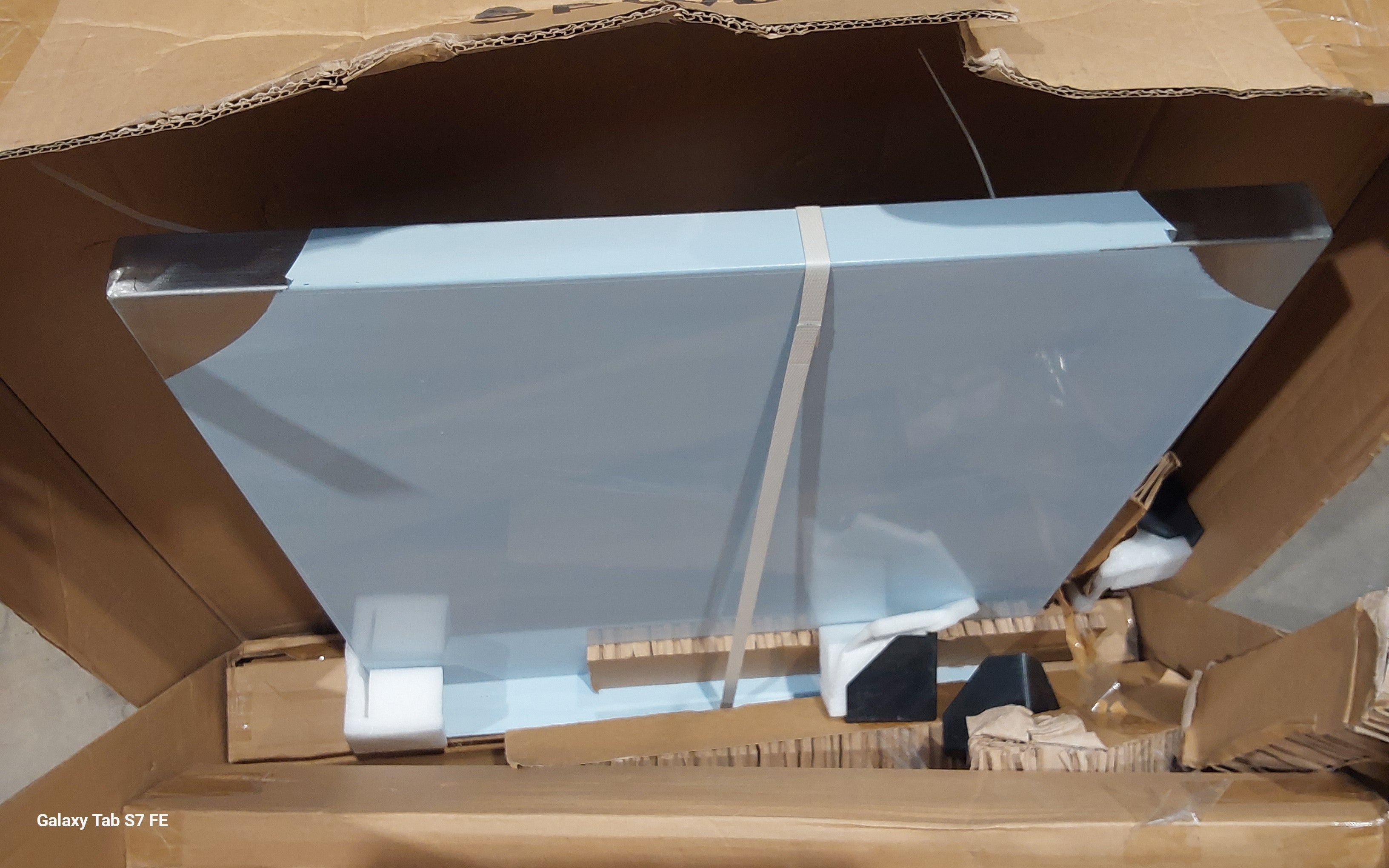Quattro Stainless Steel Wall Table, 600mm, Upstand & Undershelf – Compact Wall-Mounted Prep