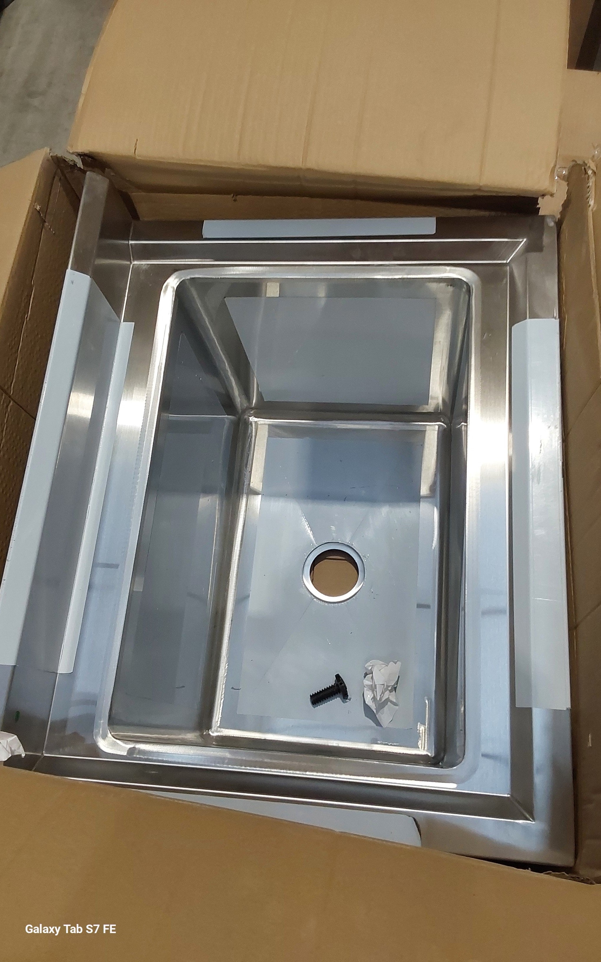 Quattro Single Bowl Stainless Steel Pot Wash Sink – Built for the Toughest Kitchen Clean-Ups