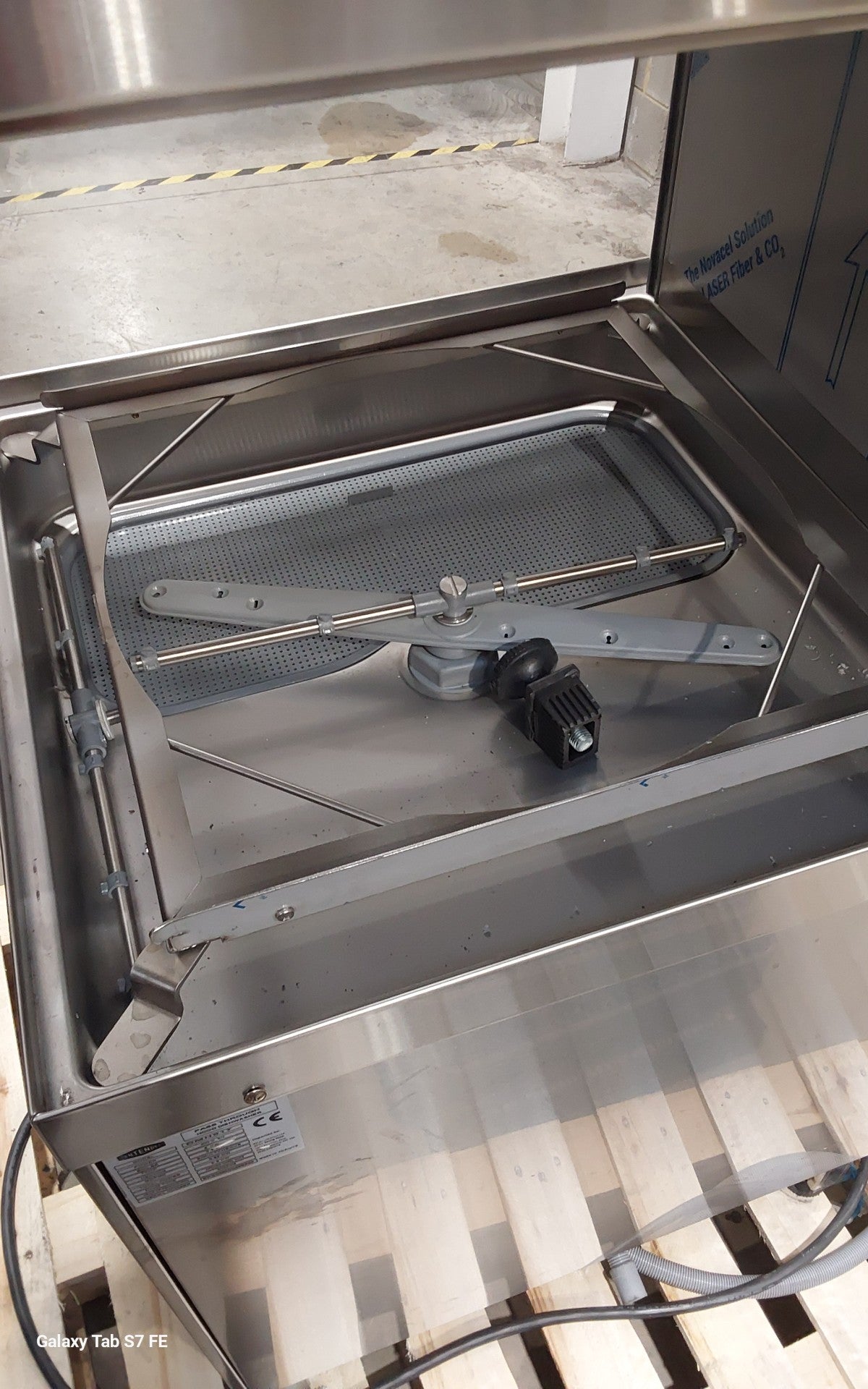 Graded unit wash chamber