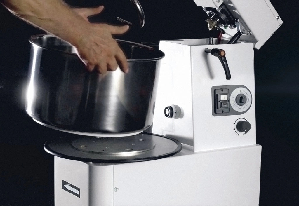 Contender 22L Spiral Dough Mixer (16kg, 13A, Variable Speed, Removable Bowl & Lift-Up Lid) – Consistent Premium Dough Production
